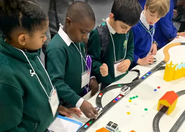 Intelino Klassenset: 4 Smart Trains für die Schule – Ansicht 2